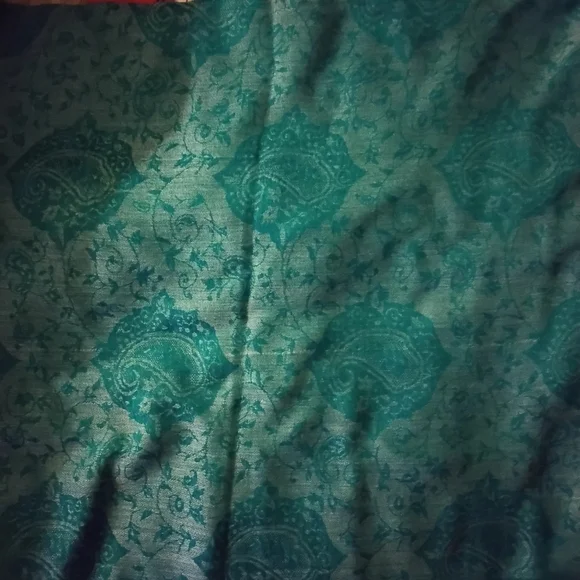 Sofia Cashmere Wrap/Scarf NWTS - Picture 11 of 13